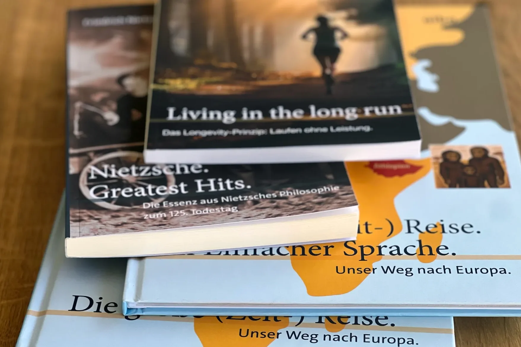 Tablet mit Kaffee Tasse