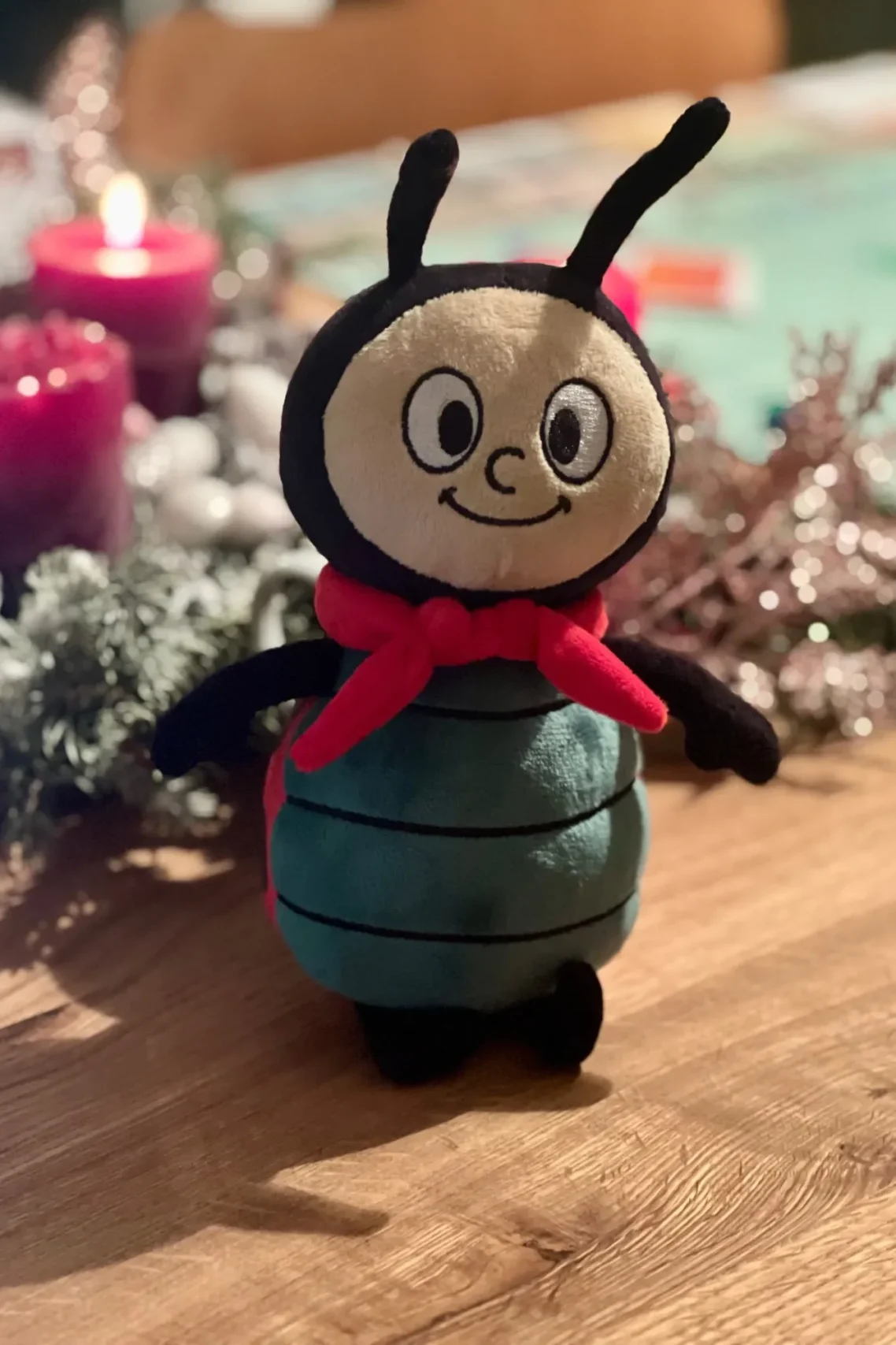 Fleckie als Plüschtiers auf einem Tisch